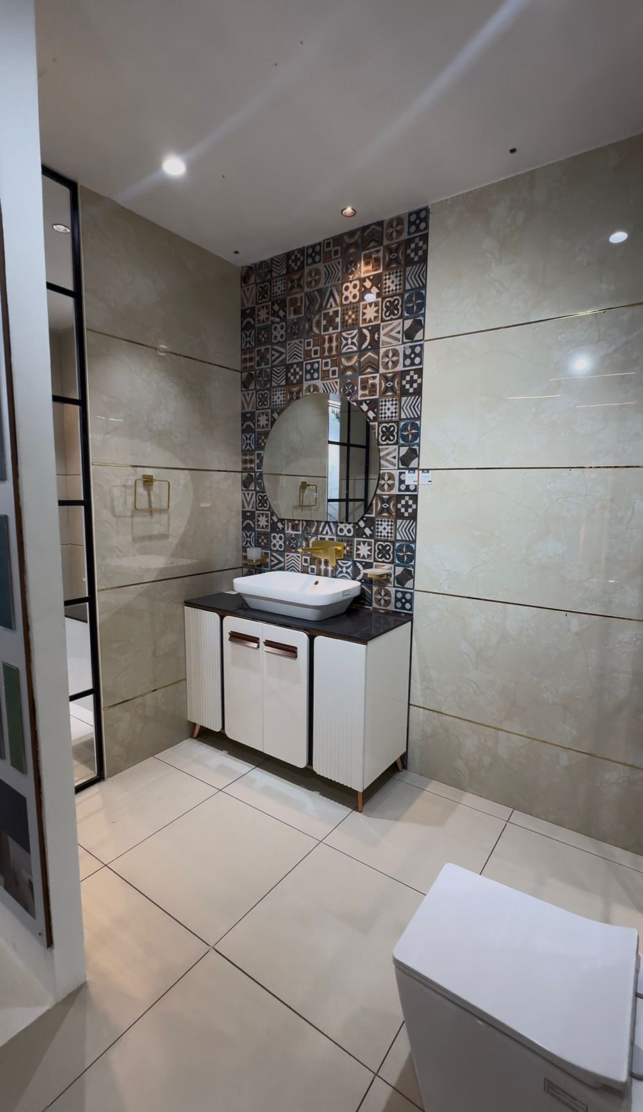 Patterned tile bathroom setup