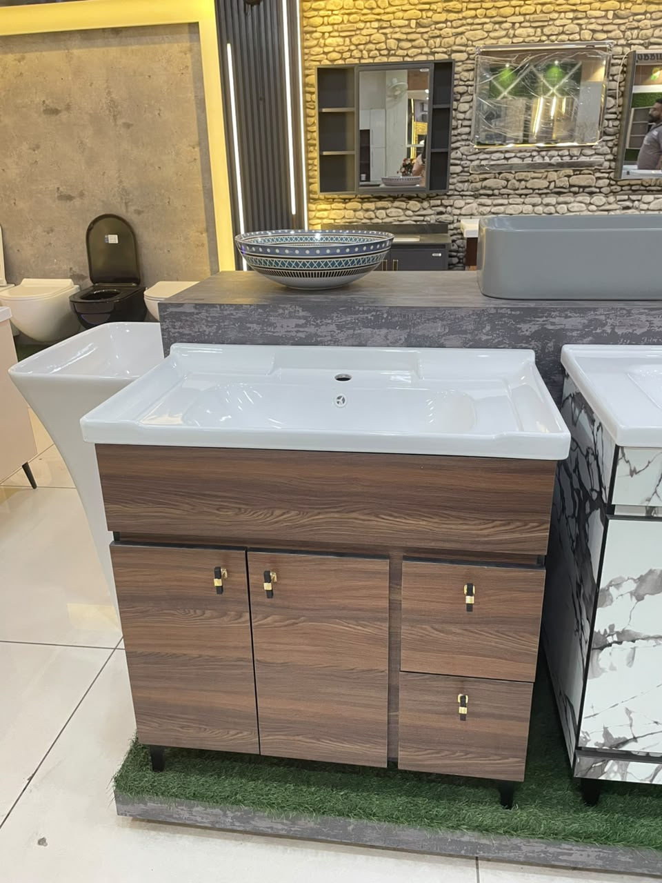 Bathroom vanity and basin showroom display 1